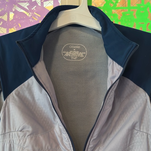 Oiselle Flyout Insulated Running Zip-Up Vest - Picture 7 of 9